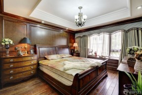最新卧室美式双人床装修图片