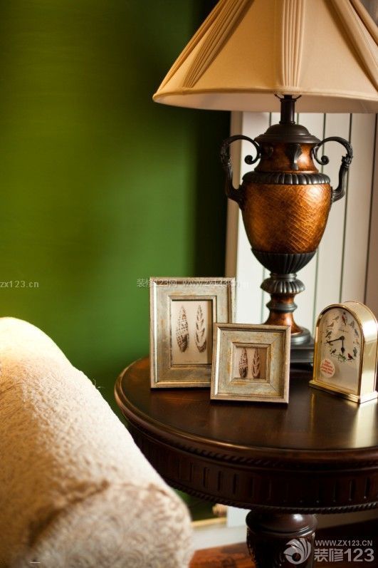 经典美式家居木桌图片