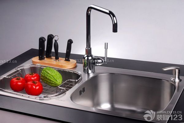 厨房水槽安装方法 小隐患大问题