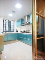 现代家居厨房玻璃门设计案例大全
