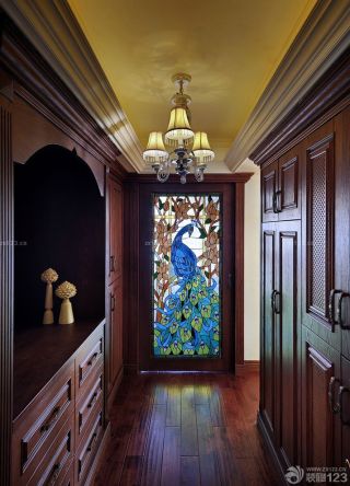 玄关欧式木门装饰图片