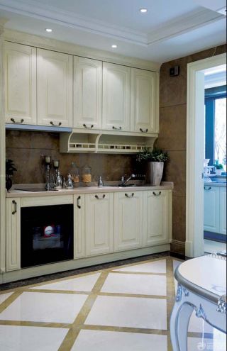 经典家庭室内欧式厨房瓷砖装修样板房