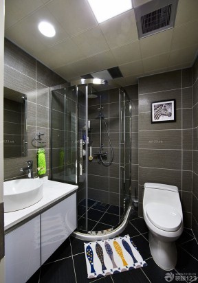 卫生间淋浴房黑色地砖设计图片