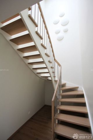 小复式楼梯设计效果图