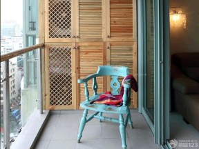 小户型内阳台休闲椅装饰设计图  