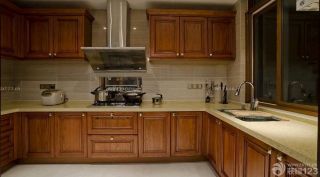 家庭中式厨房棕色橱柜设计图