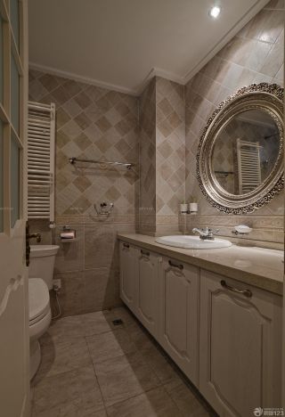 经典美式风格小户型卫生间瓷砖配色装修实景图
