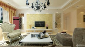 正方形客厅电视背景墙金色壁纸装修设计图欣赏