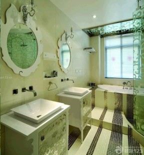 经典家庭浴室马赛克地面实景图