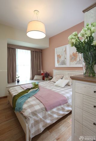 现代小户型三房一厅卧室装修设计实景图