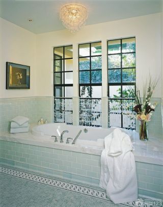 浴室小格子砖墙面装饰设计图片