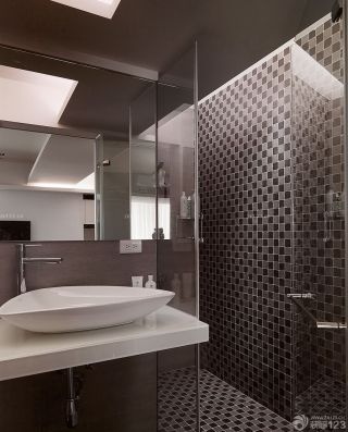 家庭浴室小格子砖墙面装修效果图