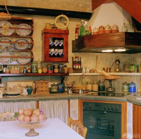 温馨厨房储物架图片