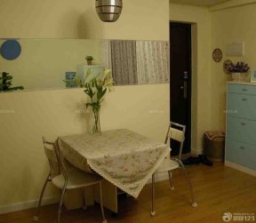 二室两厅折叠式餐桌装修图片