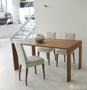 折叠式餐桌 现代风格