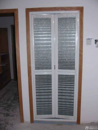 卫生间折叠门磨砂玻璃折叠门装修效果图欣赏