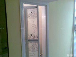 可爱卡通小卫生间折叠门装修效果图