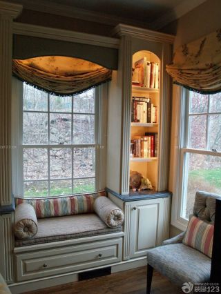书房飘窗台面样板间欣赏