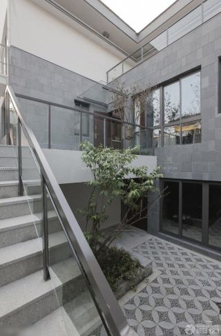 2023现代简约别墅室外楼梯装修设计效果图欣赏