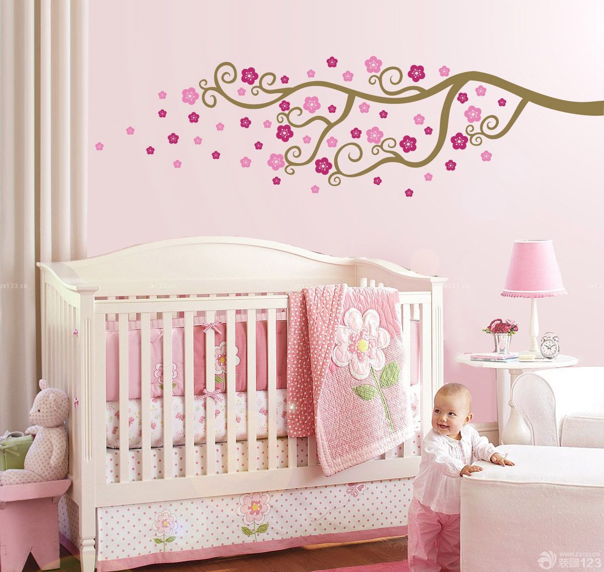 婴儿房壁画图片