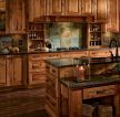 经典家庭厨房棕黄色橱柜设计案例图