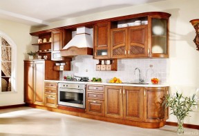 家庭整体厨房棕黄色橱柜装修设计图