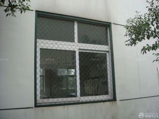 小型工厂铁艺防盗窗装修案例