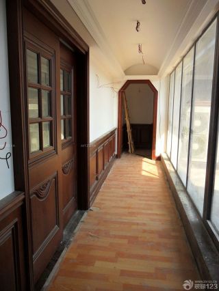 传统中式风格仿古木门装修案例