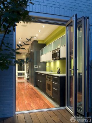 开放式厨房玻璃折叠门效果图