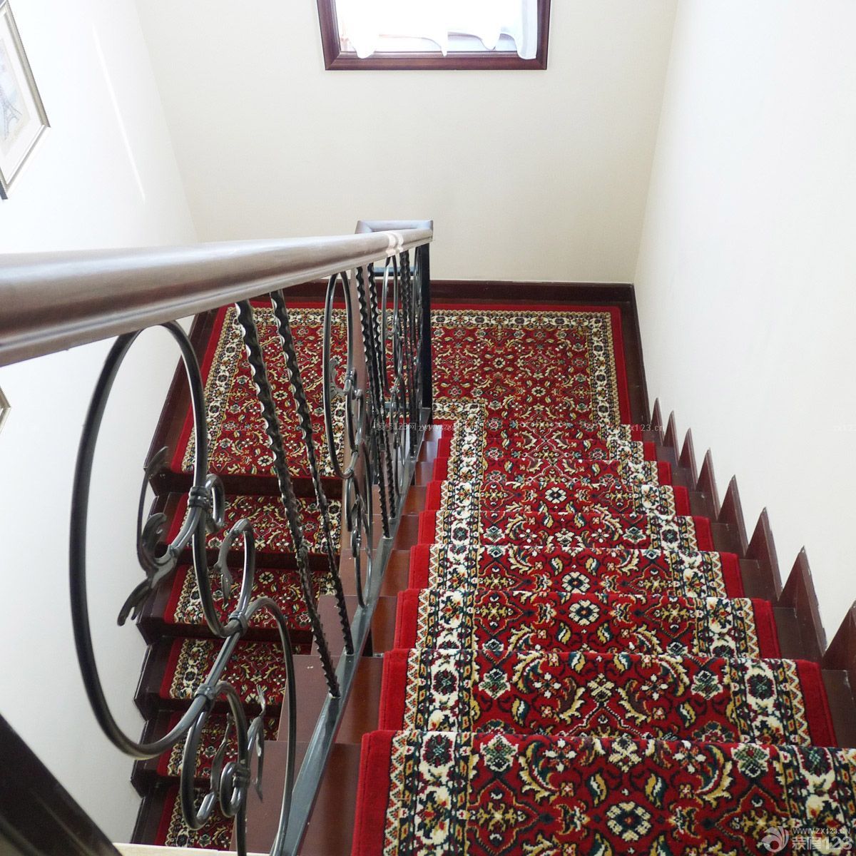 家用楼梯红色地毯贴图