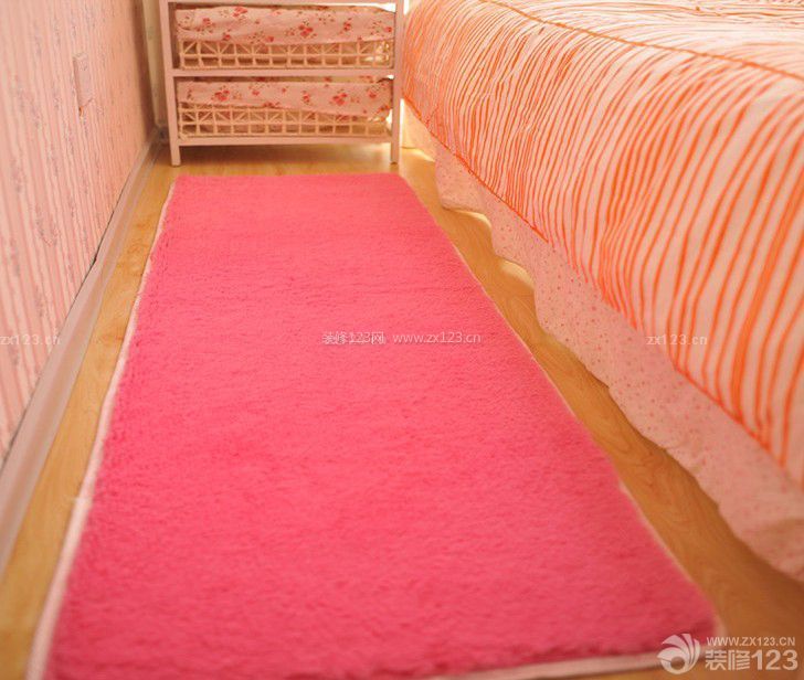 女生卧室红色地毯贴图欣赏