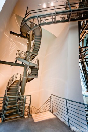 现代简约风格螺旋楼梯设计图
