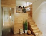 25平米小户型公寓木楼梯装修