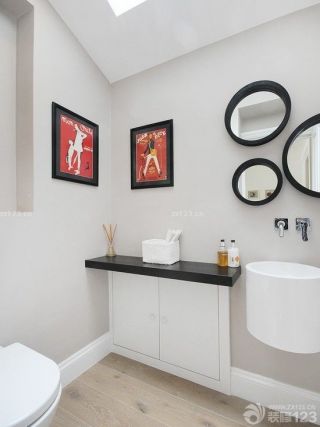 橡木浴室柜照片墙效果图