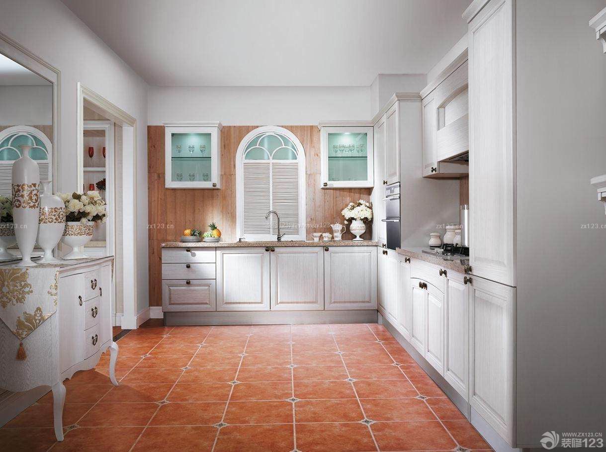 家装半敞开式厨房简欧风格整体橱柜