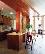 最新简约中式小厨房吧台高凳效果图片