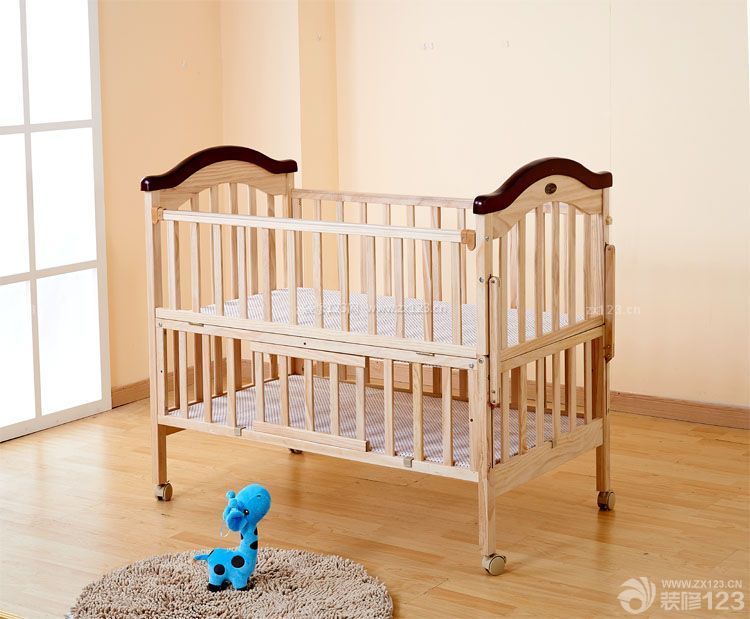 简约家庭卧室装修婴儿床实景图