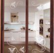 家庭厨房艺术玻璃门效果图