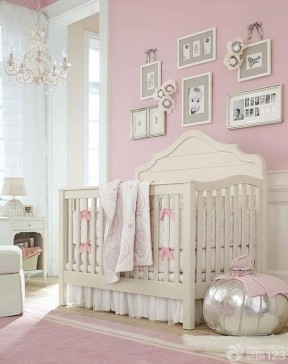 最新可爱家庭卧室装修婴儿床装修效果图