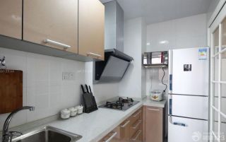 现代家装厨房置物架装修案例