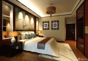 最新中式家庭室内卧室红木色门效果图欣赏