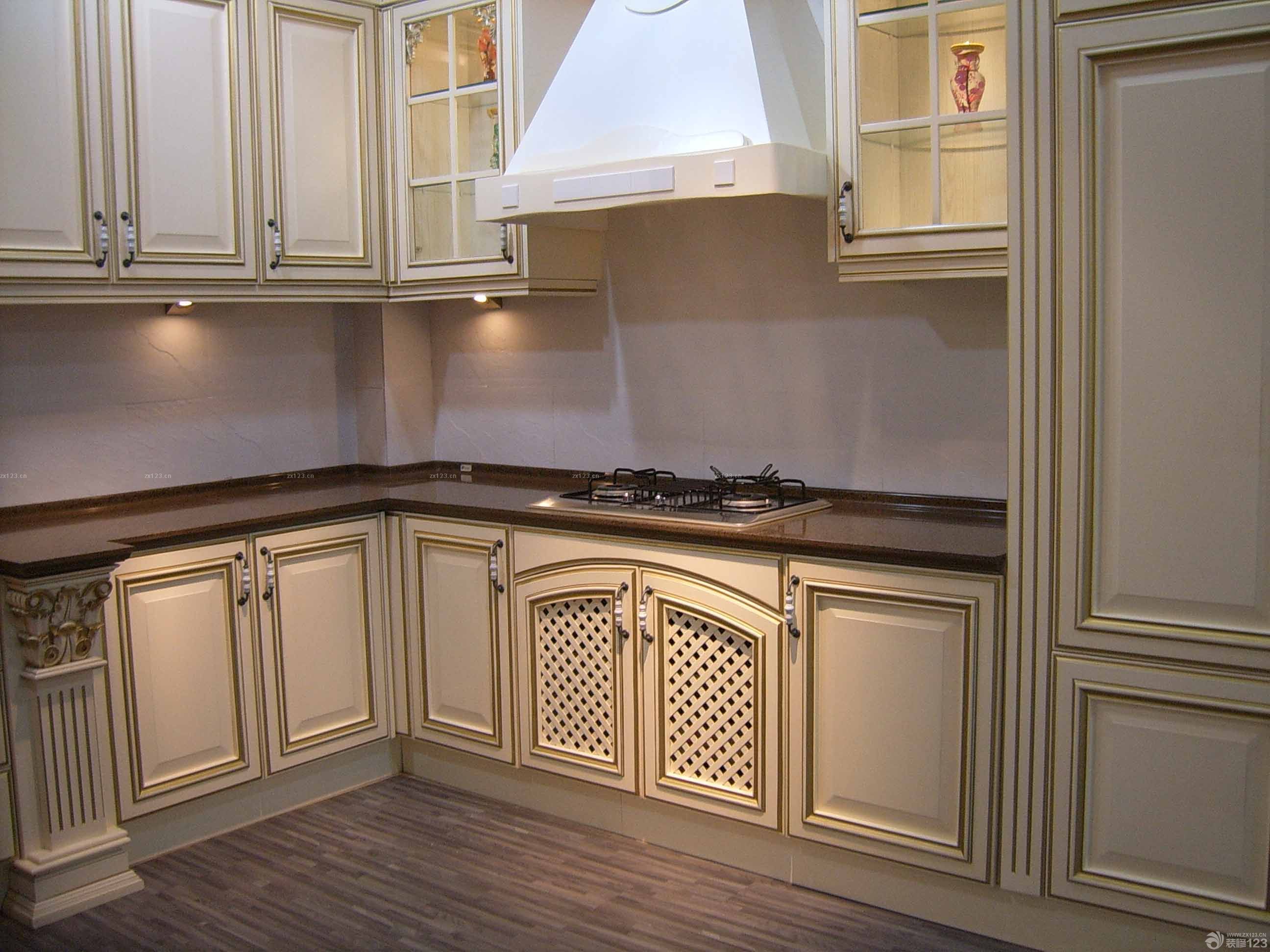 100平米房子玻璃橱柜装修效果图