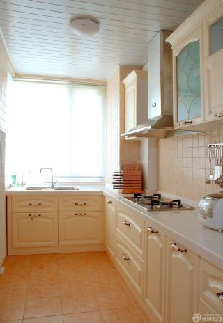 厨房卫生间木质吊顶装修效果图片