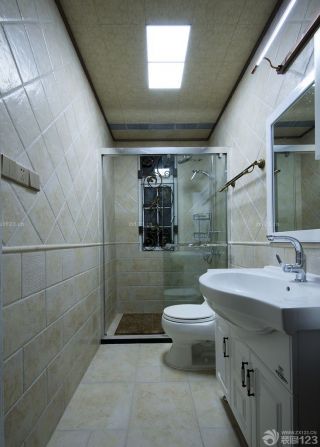 95平新房厨房卫生间吊顶装修实景图