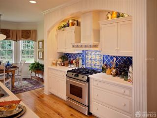 美式小别墅厨房卫生间瓷砖装修案例