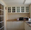 最新现代家居厨房玻璃推拉门设计图片