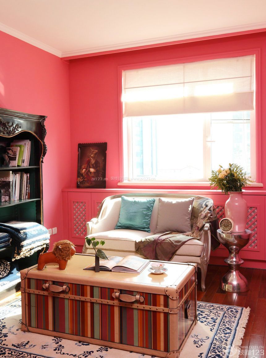 一室一厅客厅粉色墙面装修样板房