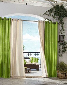 小户型观景阳台绿色窗帘装修效果图欣赏