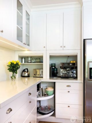 现代美式厨房家具装修设计效果图