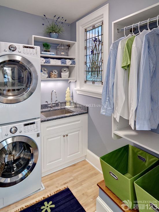 后现代家装洗衣房晾衣架柜装修效果图